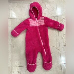 Very cute and warm sherpa snozu snowsuit size 9-12‎ month